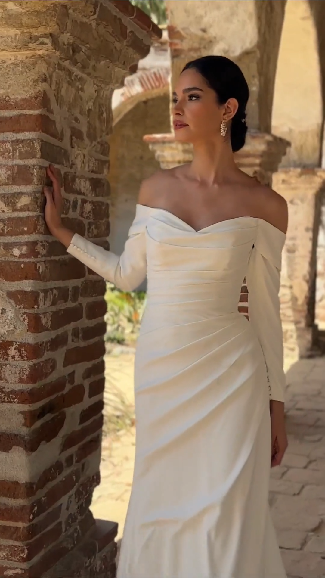 Video of Style KEW Deco Crepe Mermaid with Swag Sleeves and Detachable Long Sleeves Video of Style KEW Deco Crepe Mermaid with Swag Sleeves and Detachable Long Sleeves