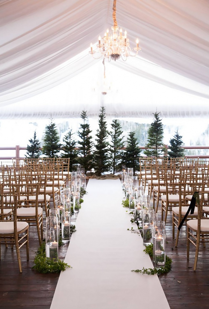 'A Guide On Planning A Holiday Wedding' Image #1