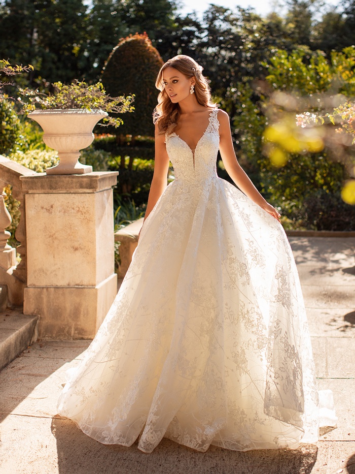 'A Guide On Planning A Holiday Wedding' Image #4