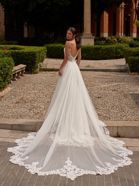 Long cathedral tulle and lace train with scoop back neckline wedding dress Long cathedral tulle and lace train with scoop back neckline wedding dress